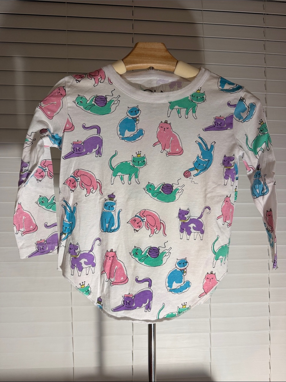 Chaser White Long-Sleeve Tee with Pink, Purple, Blue & Green Cat Print